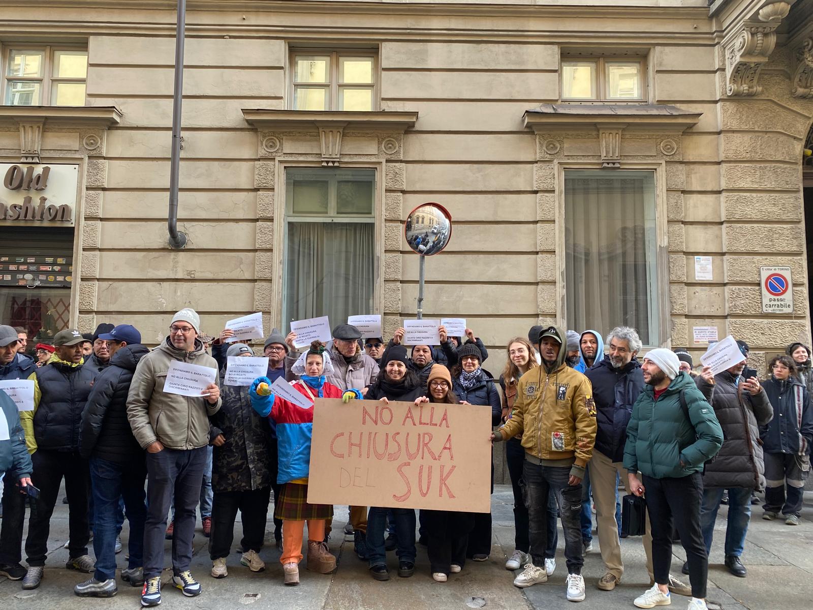 A rischio il Suk di Torino: protesta davanti alla Regione